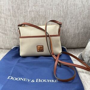 EUC Dooney & Bourke Tan and Brown Crossbody Bag